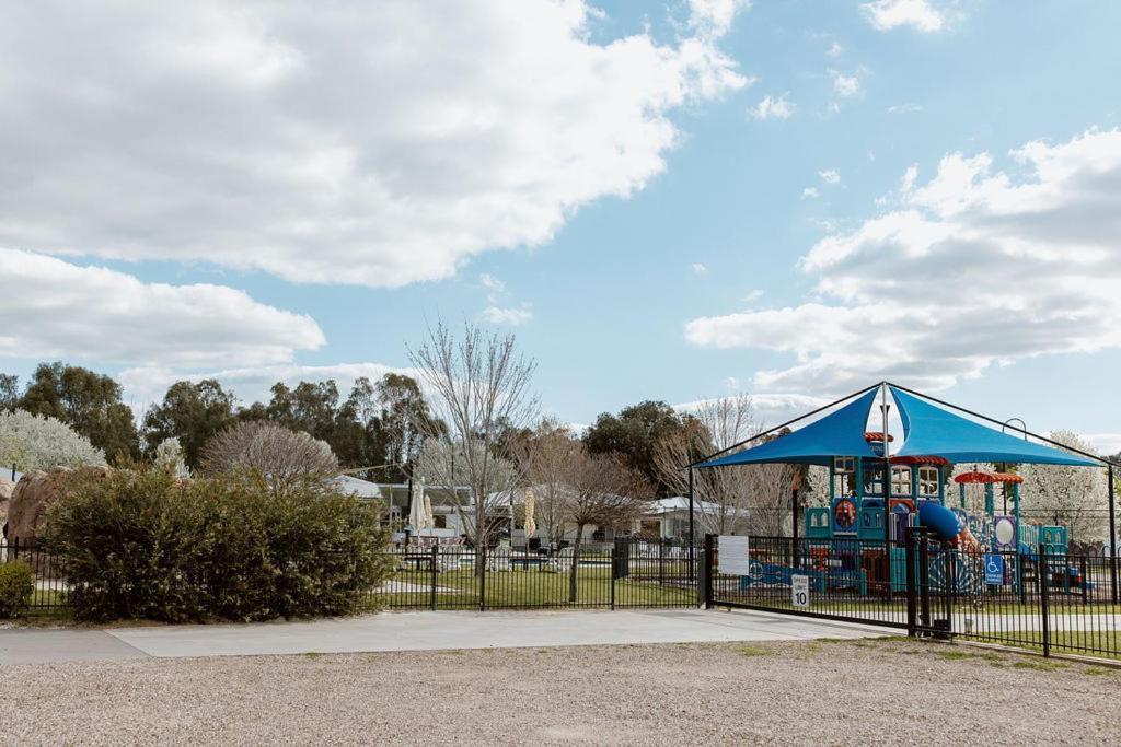 Tindarra Resort Moama Luaran gambar